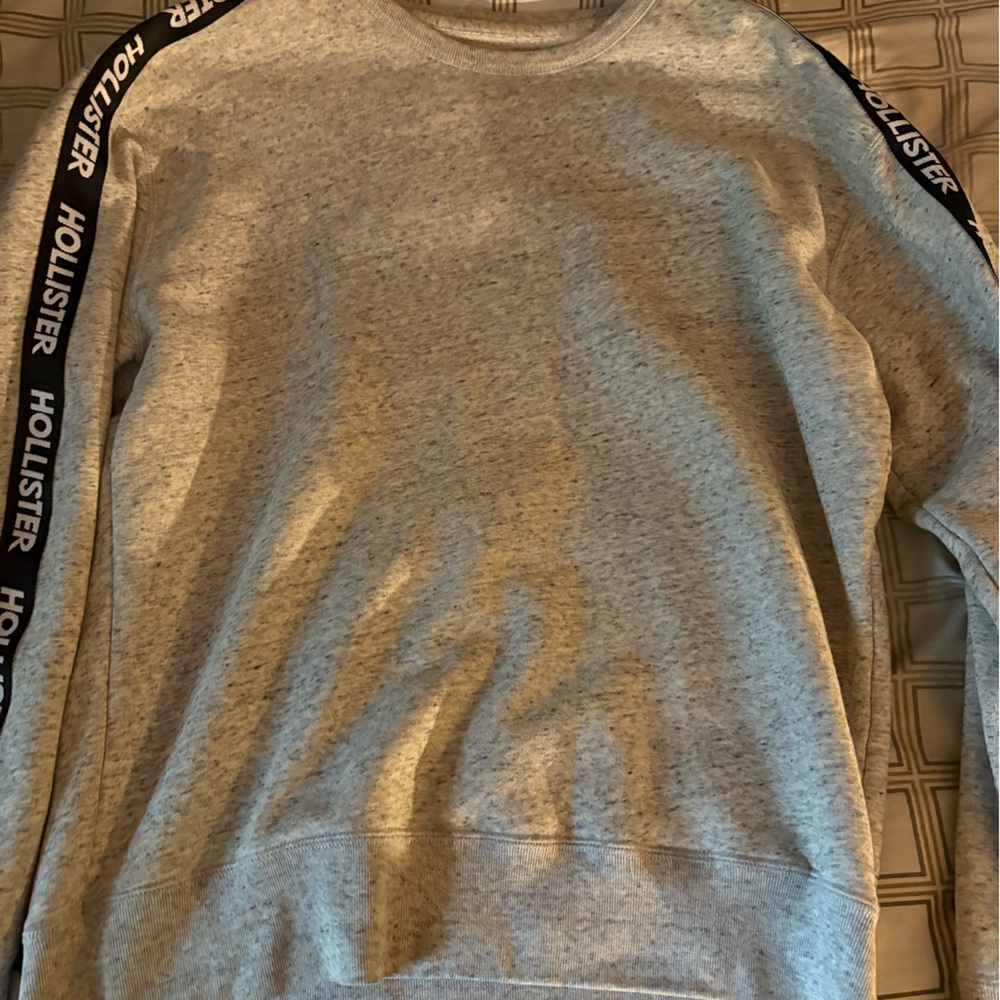 Hollister Heather Gray Crewneck Sweatshirt